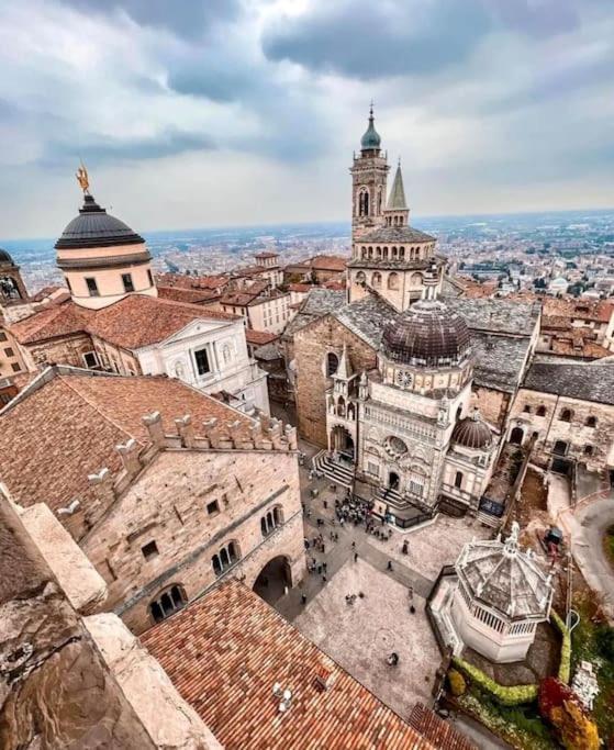 Suite32 Bergamo Luaran gambar